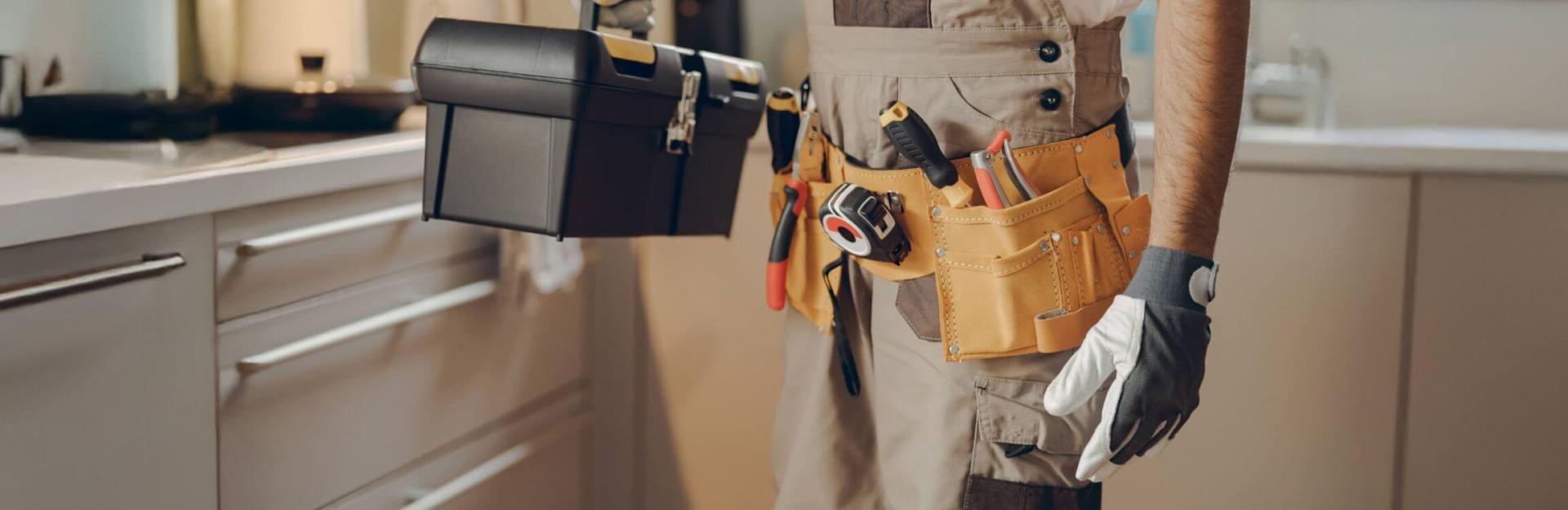 Professional handyman with toolbox | insurance for handyman business