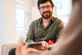 counselor working with client | what is the best malpractice insurance for mental health counselors